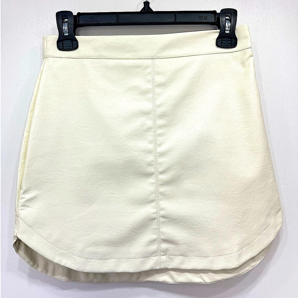 Mittoshop Cream Faux Leather Mini Skirt Round Hem Size Small or Large